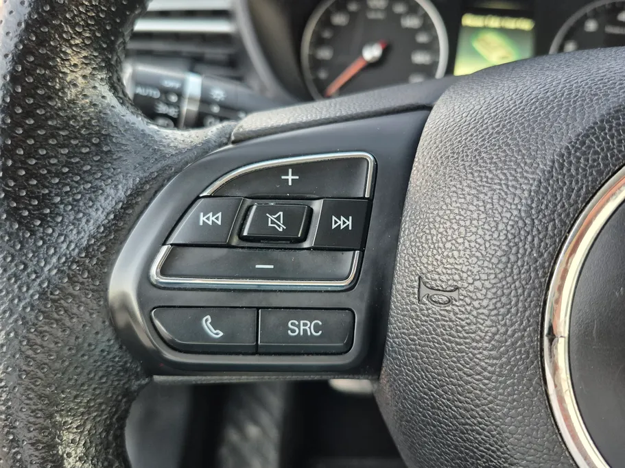 2022 ام جي 5 COM 