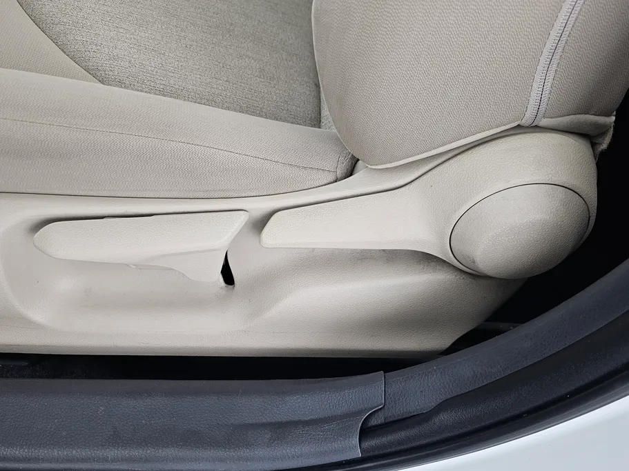 تويوتا كامري LE HEV 2022 