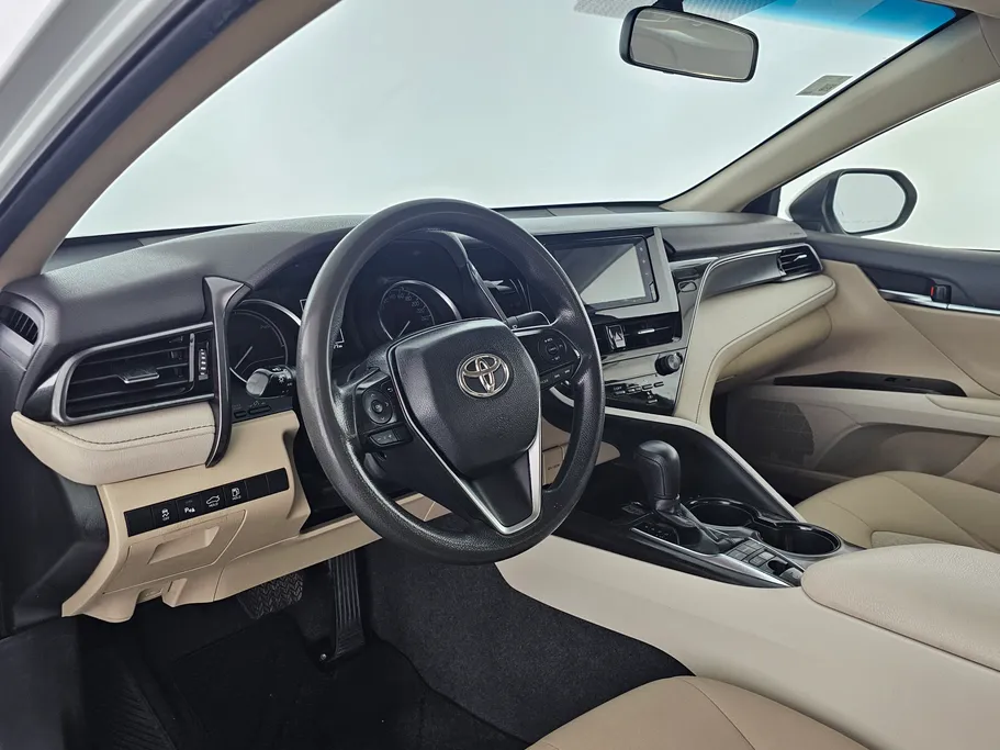 تويوتا كامري LE HEV 2022 