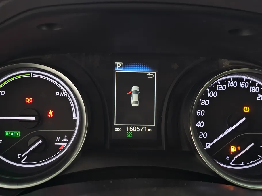 تويوتا كامري LE HEV 2022 