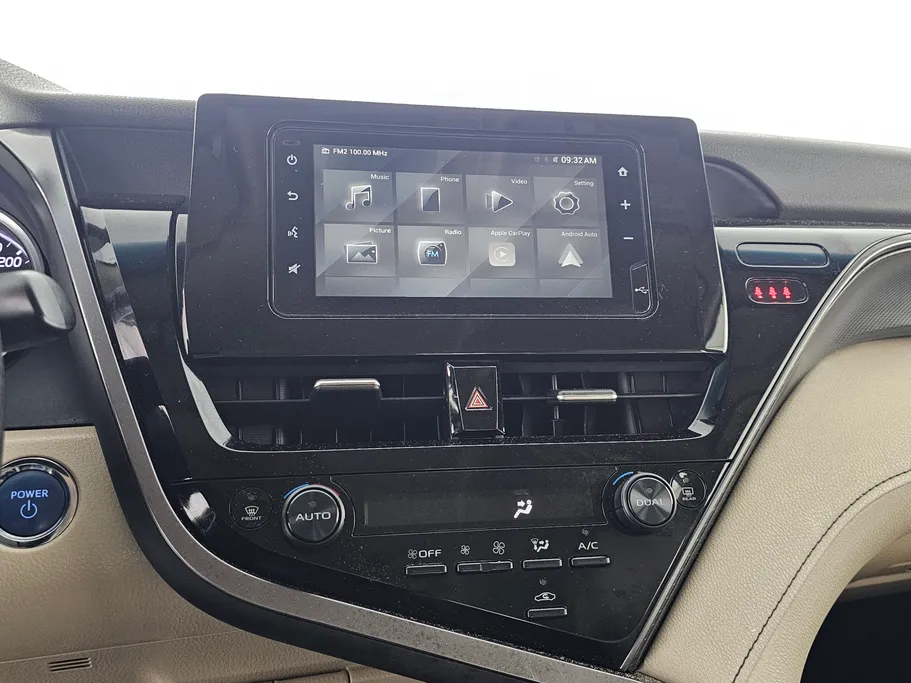 تويوتا كامري LE HEV 2022 