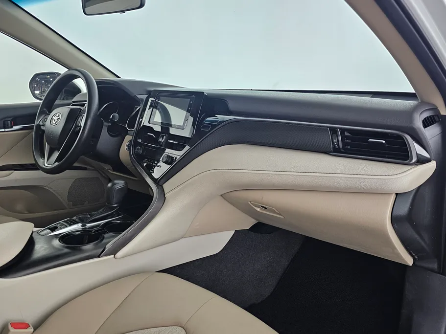 تويوتا كامري LE HEV 2022 