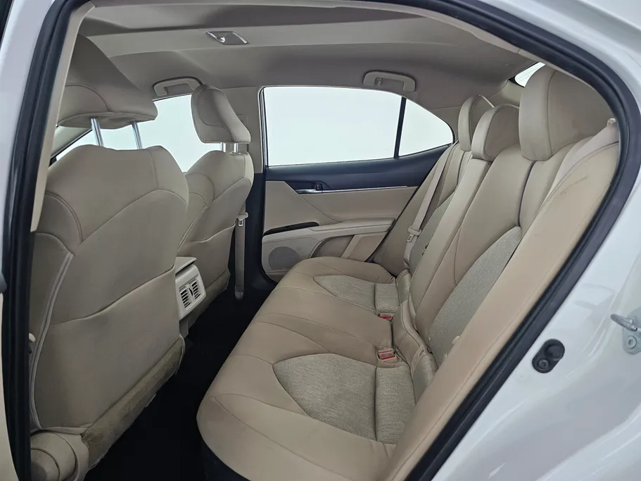 تويوتا كامري LE HEV 2022 