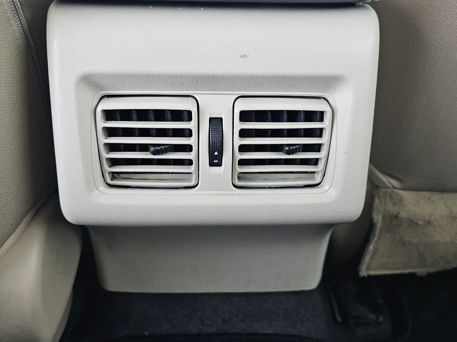 تويوتا كامري LE HEV 2022 