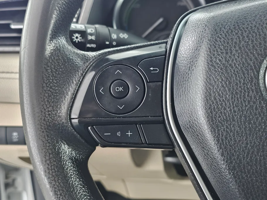 تويوتا كامري LE HEV 2022 