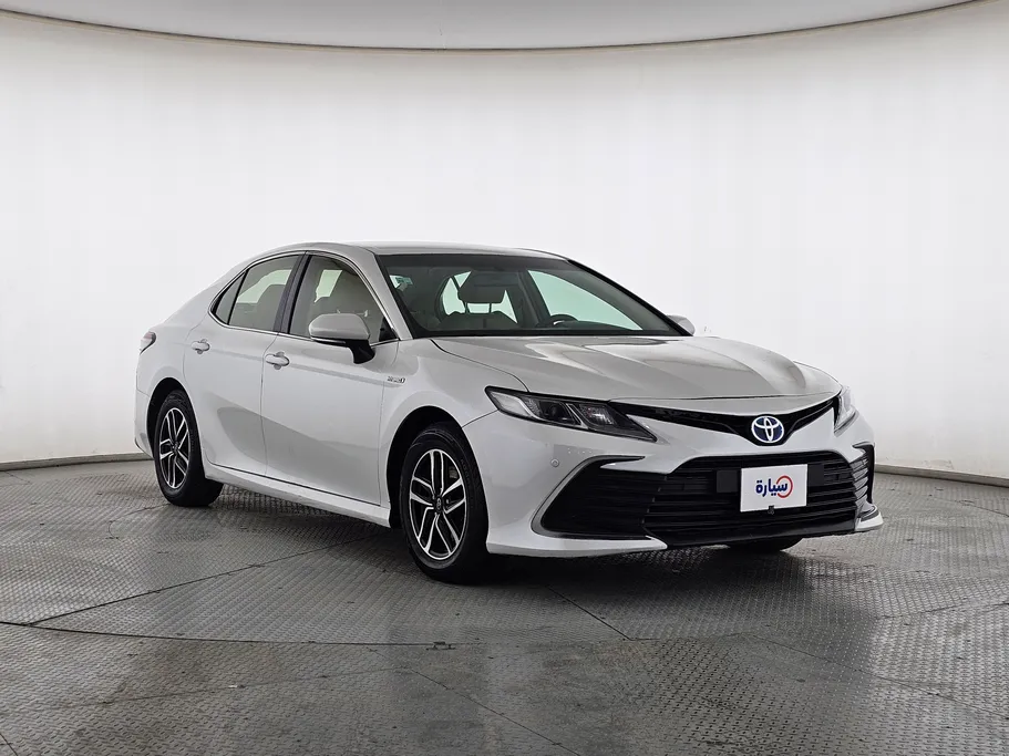 تويوتا كامري LE HEV 2022 