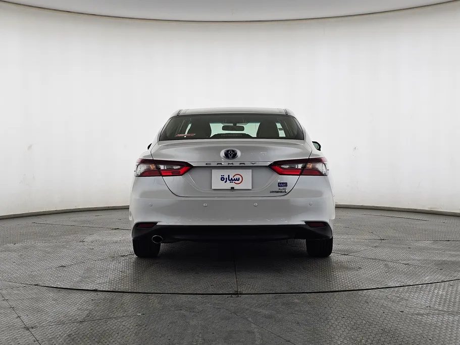 تويوتا كامري LE HEV 2022 