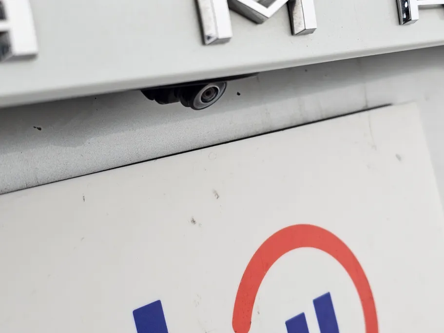 تويوتا كامري LE HEV 2022 