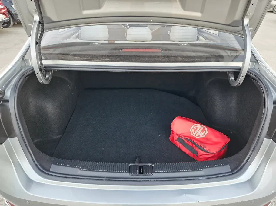 ام جي 5 COM 2022 