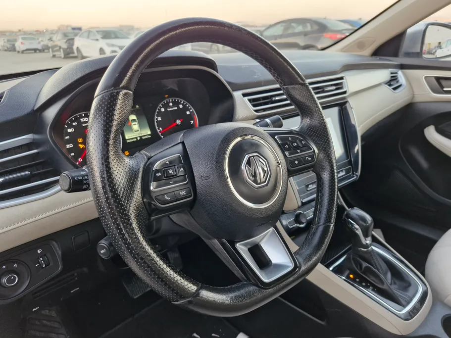 ام جي 5 COM 2022 