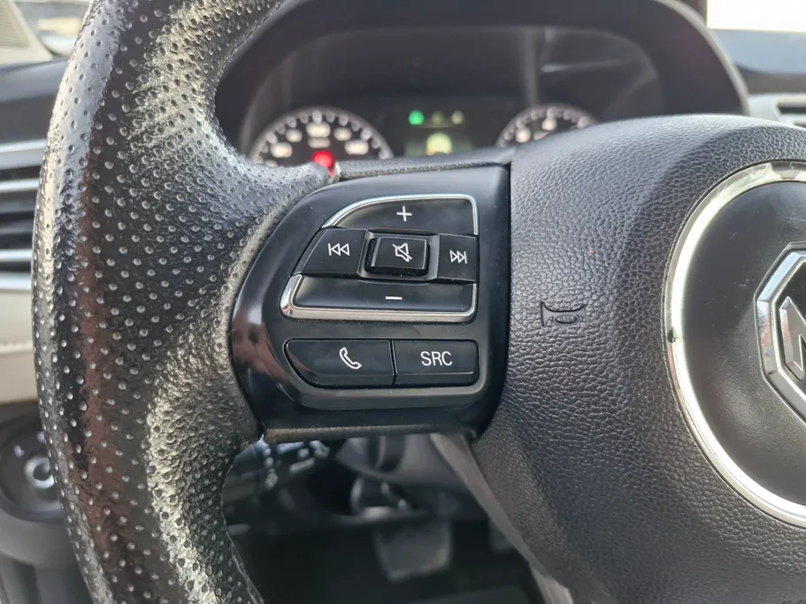 ام جي 5 COM 2022 