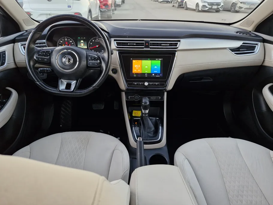 ام جي 5 COM 2022 