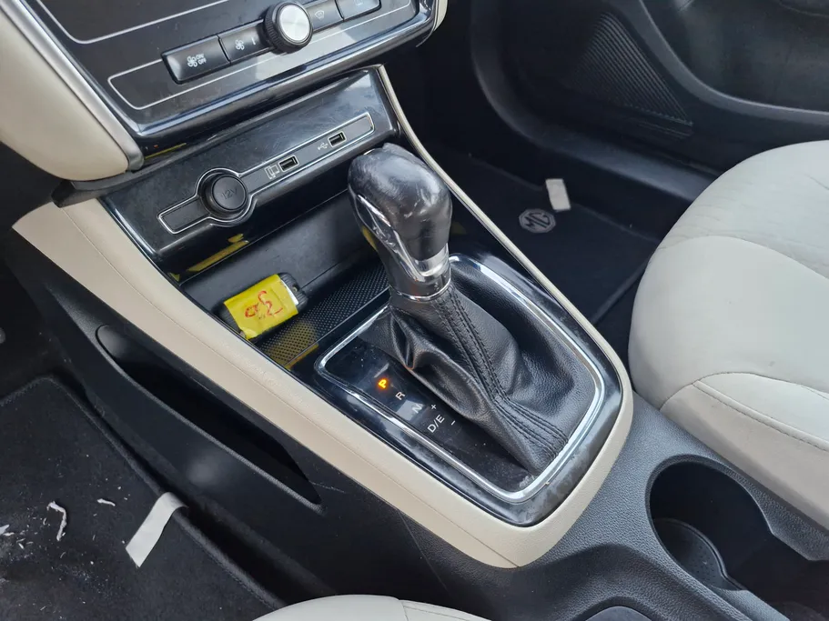 ام جي 5 COM 2022 