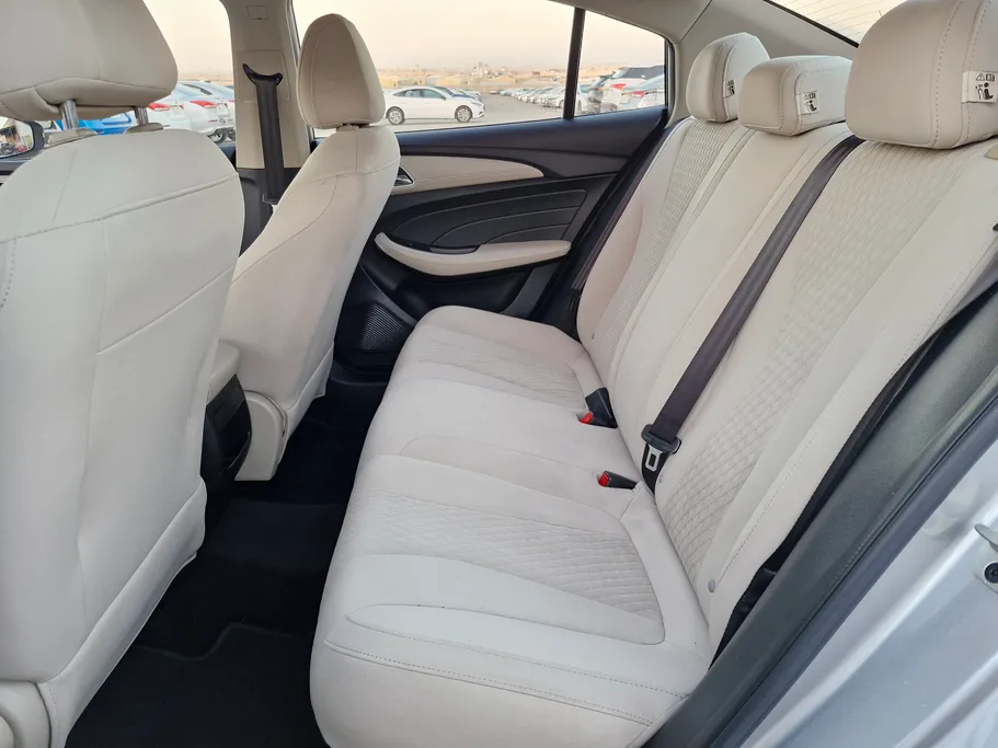 ام جي 5 COM 2022 