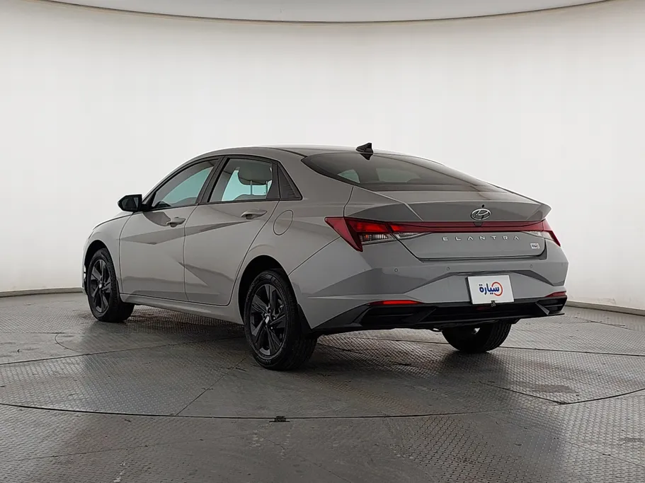 2023 Hyundai Elantra Smart 