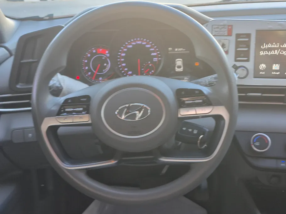 2023 Hyundai Elantra Smart 