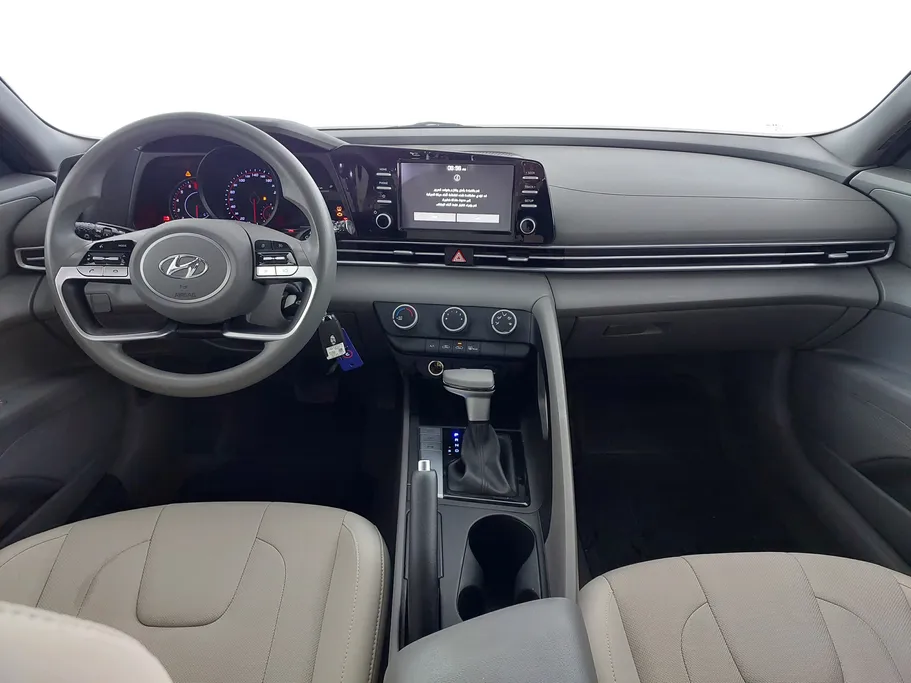 2023 Hyundai Elantra Smart 