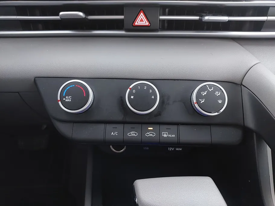 2023 Hyundai Elantra Smart 