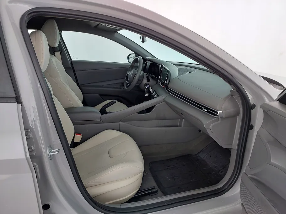 2023 Hyundai Elantra Smart 