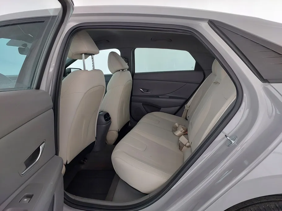 2023 Hyundai Elantra Smart 