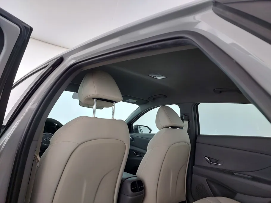 2023 Hyundai Elantra Smart 