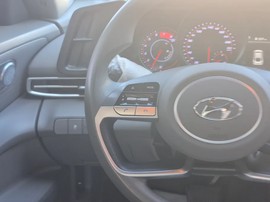 2023 Hyundai Elantra Smart 