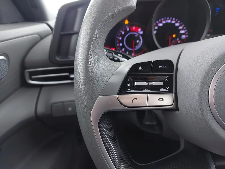 2023 Hyundai Elantra Smart 