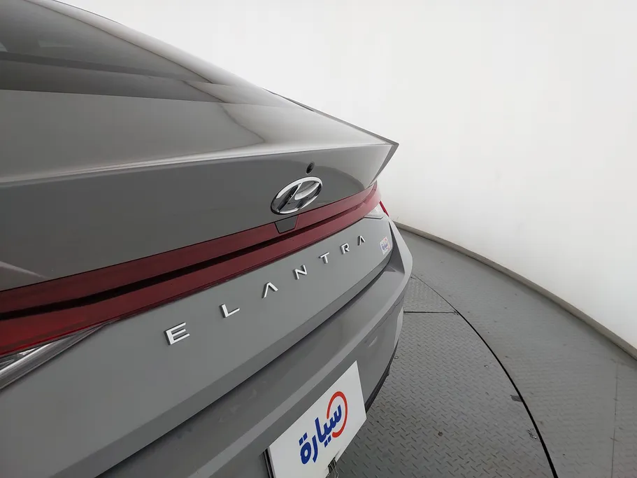 2023 Hyundai Elantra Smart 