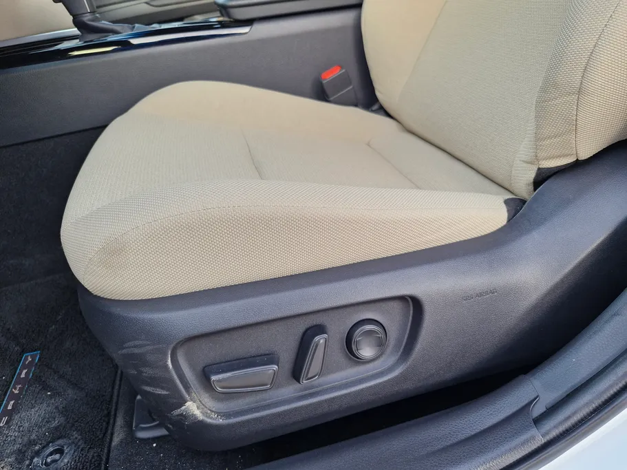 2025 Toyota Camry  LE HEV 