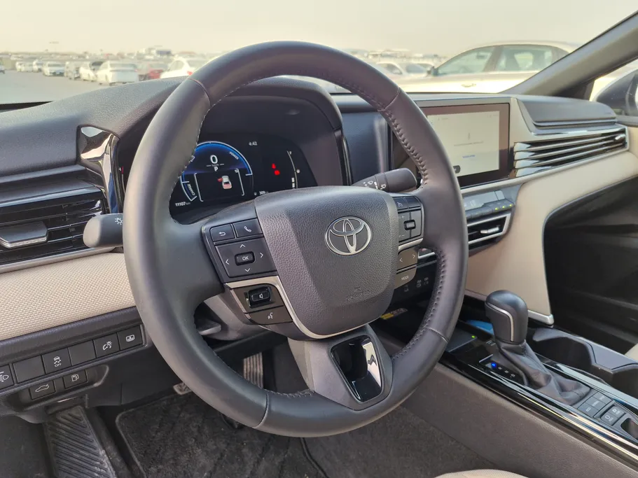 2025 Toyota Camry  LE HEV 