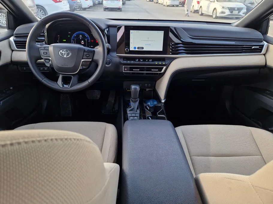 2025 Toyota Camry  LE HEV 