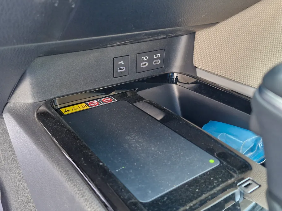 2025 Toyota Camry  LE HEV 