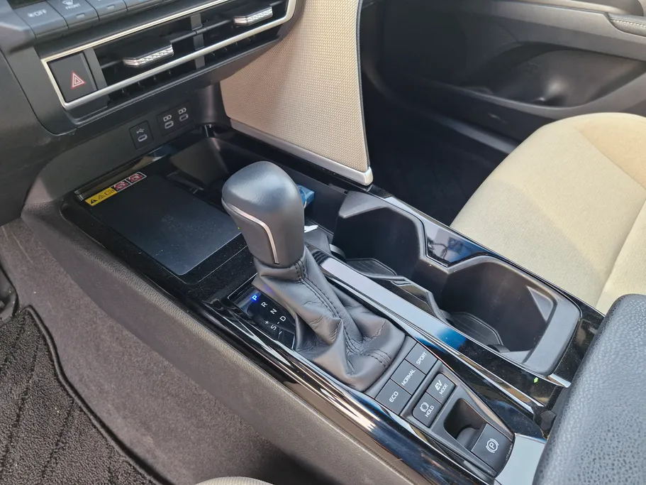 2025 Toyota Camry  LE HEV 