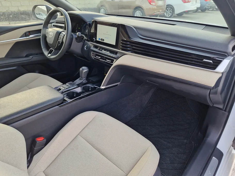 2025 Toyota Camry  LE HEV 