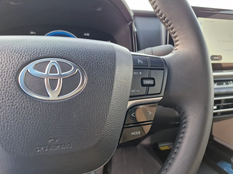 2025 Toyota Camry  LE HEV 