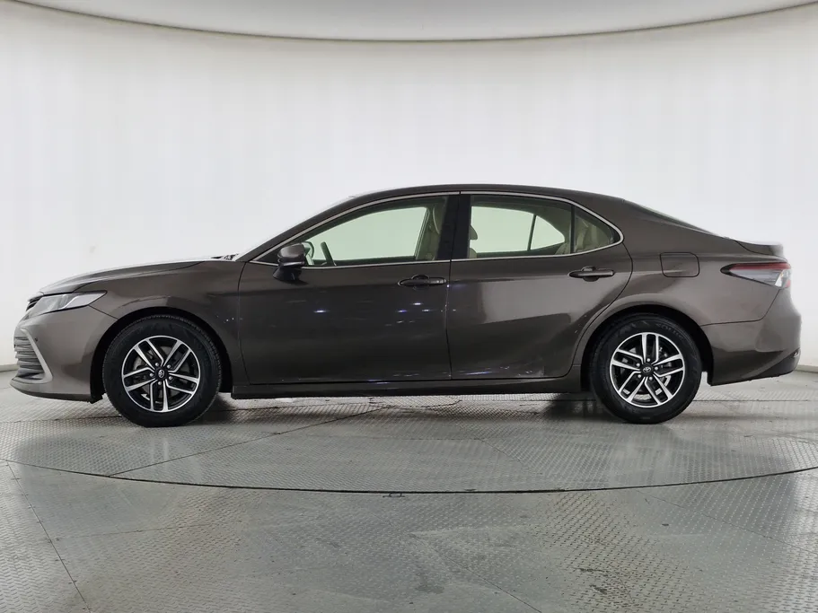 تويوتا كامري LE 2023 