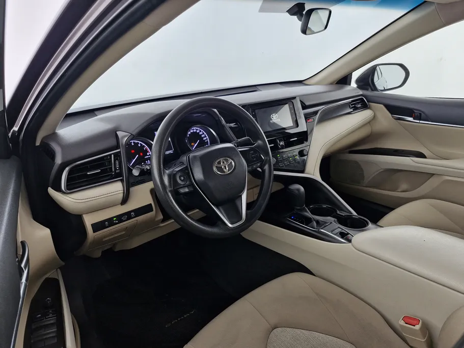 تويوتا كامري LE 2023 