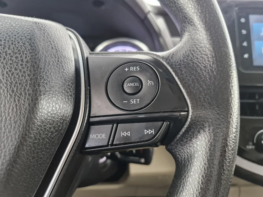 تويوتا كامري LE 2023 