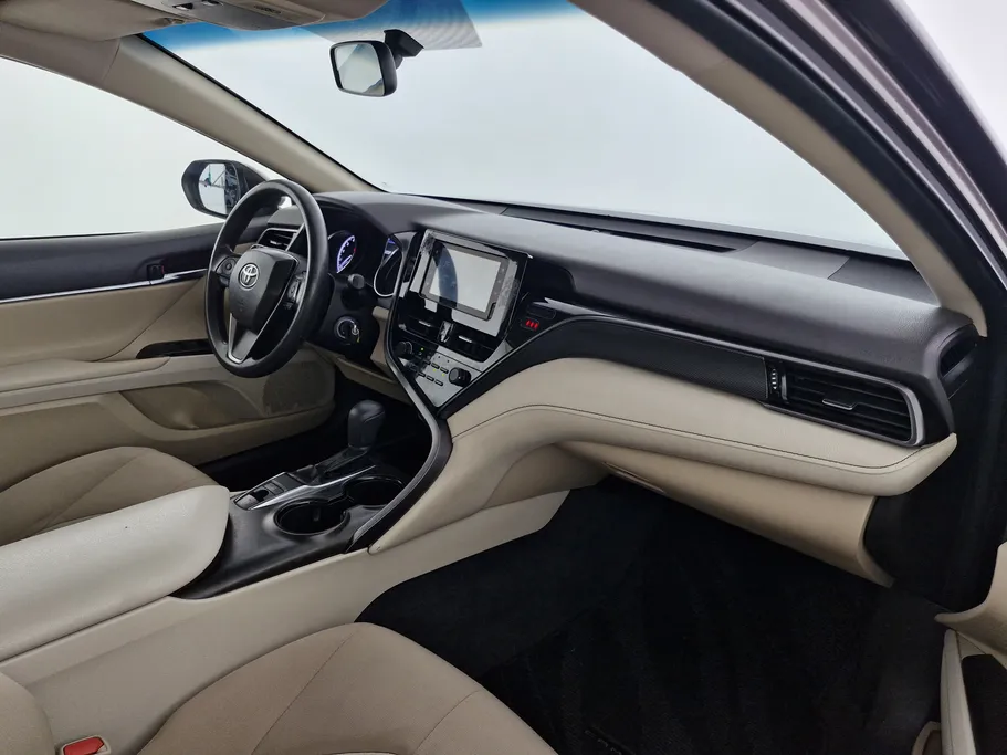 تويوتا كامري LE 2023 