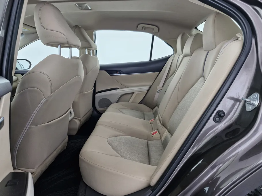 تويوتا كامري LE 2023 