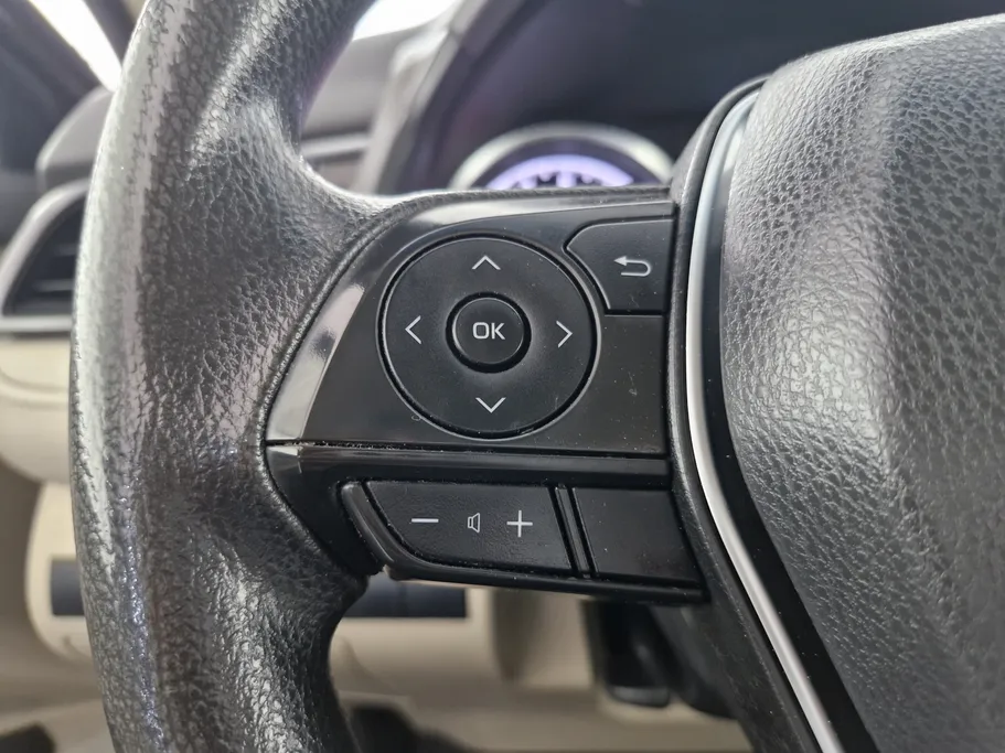 تويوتا كامري LE 2023 