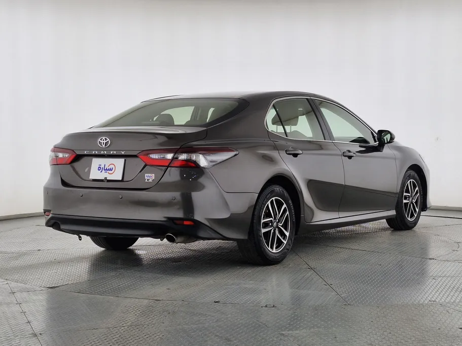 تويوتا كامري LE 2023 