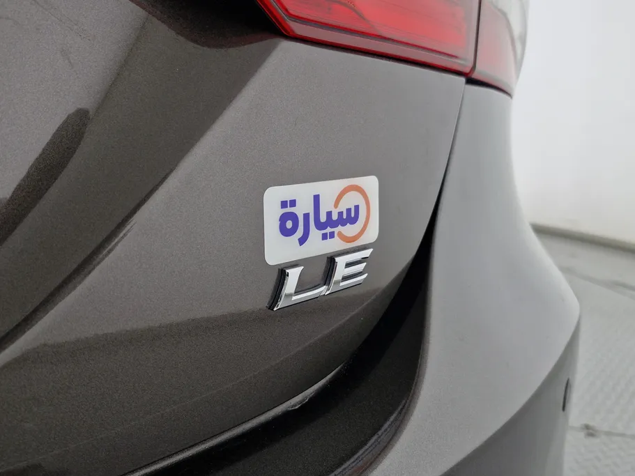 تويوتا كامري LE 2023 