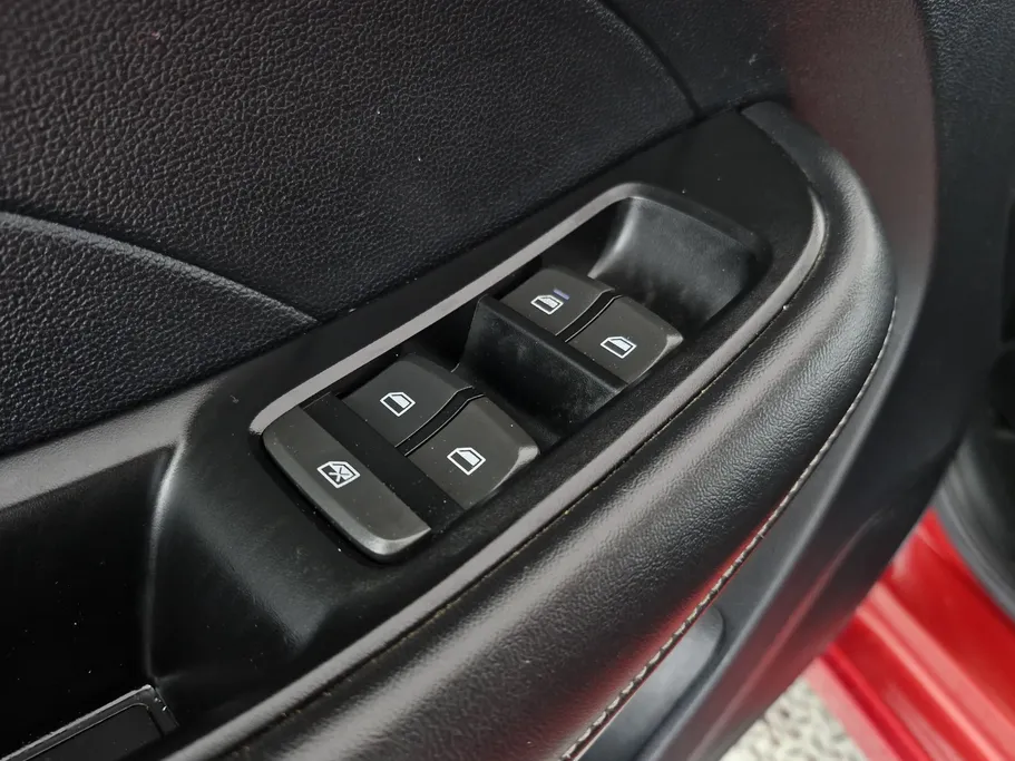 2022 ام جي 5 COM 