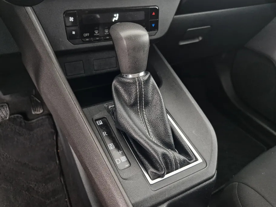 تويوتا يارس Y 2023 