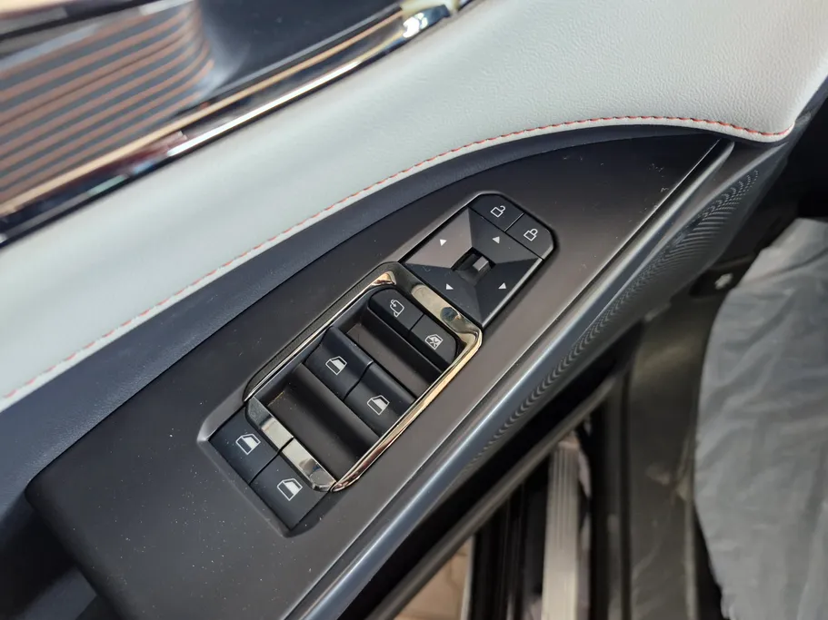 2023 Ford Taurus Titanium 