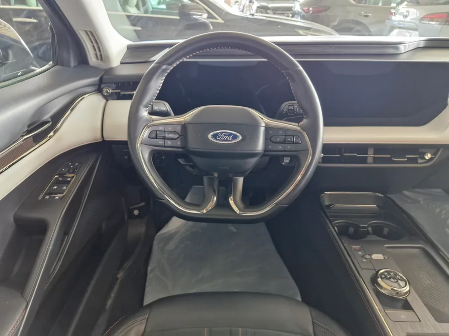 2023 Ford Taurus Titanium 