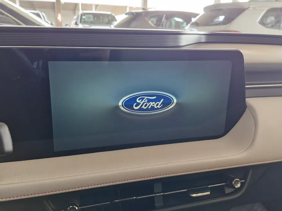 2023 Ford Taurus Titanium 