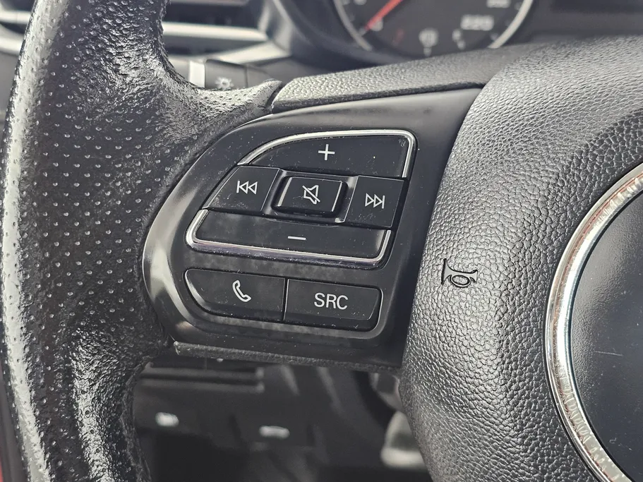 ام جي 5 COM 2022 