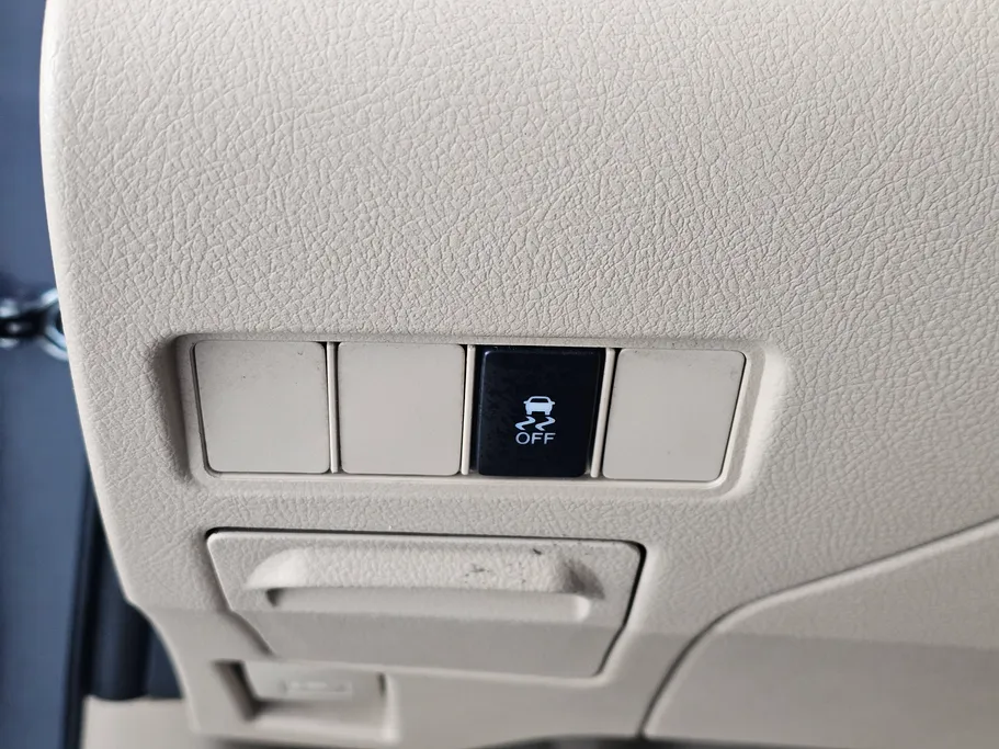 تويوتا يارس Y 2022 